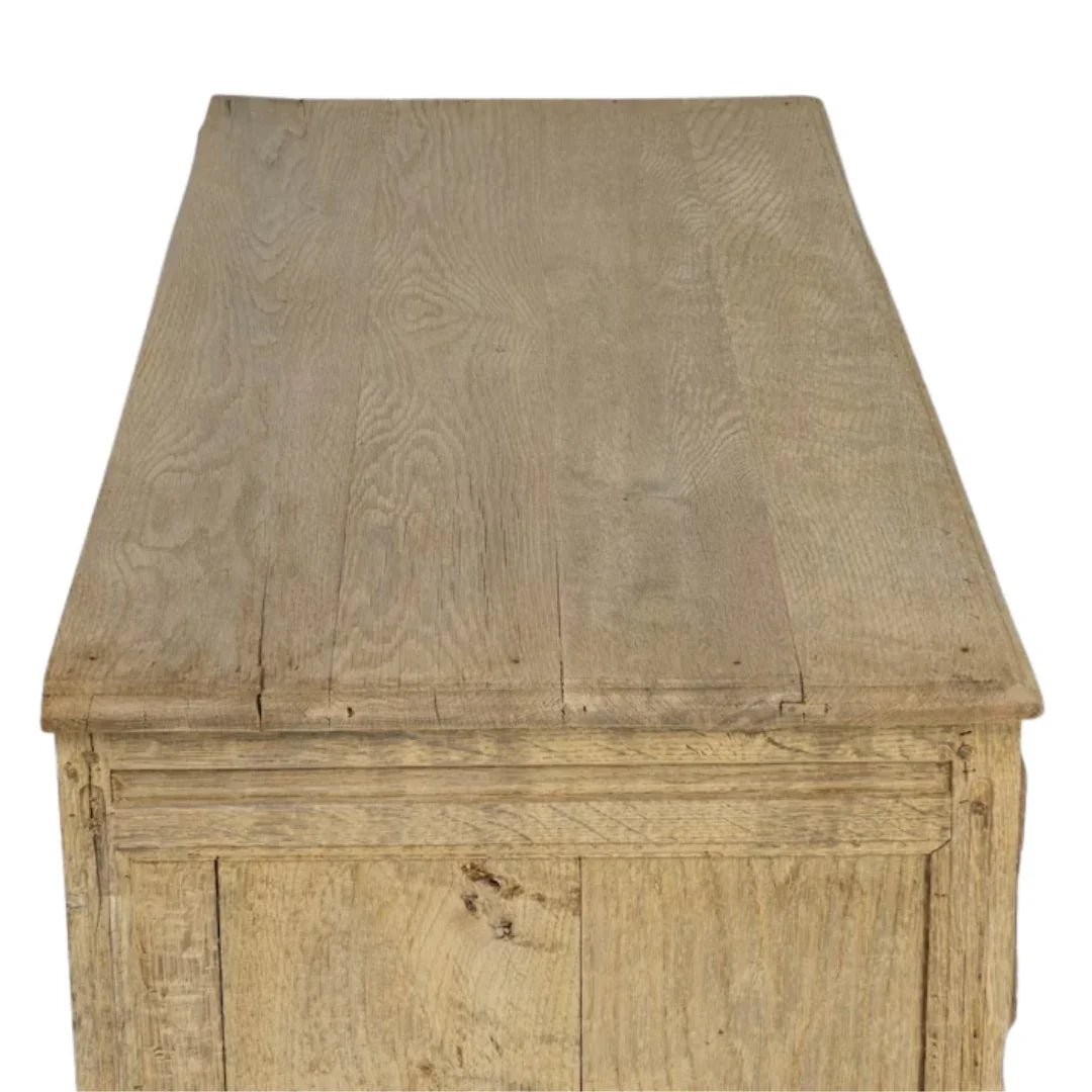 Coffre en bois sculpté orné de perles, vers 1850