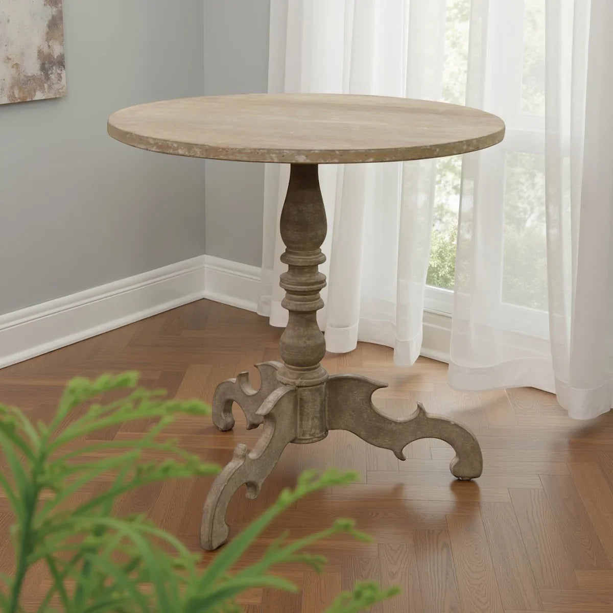 Table d'appoint française sculptée sur piédestal