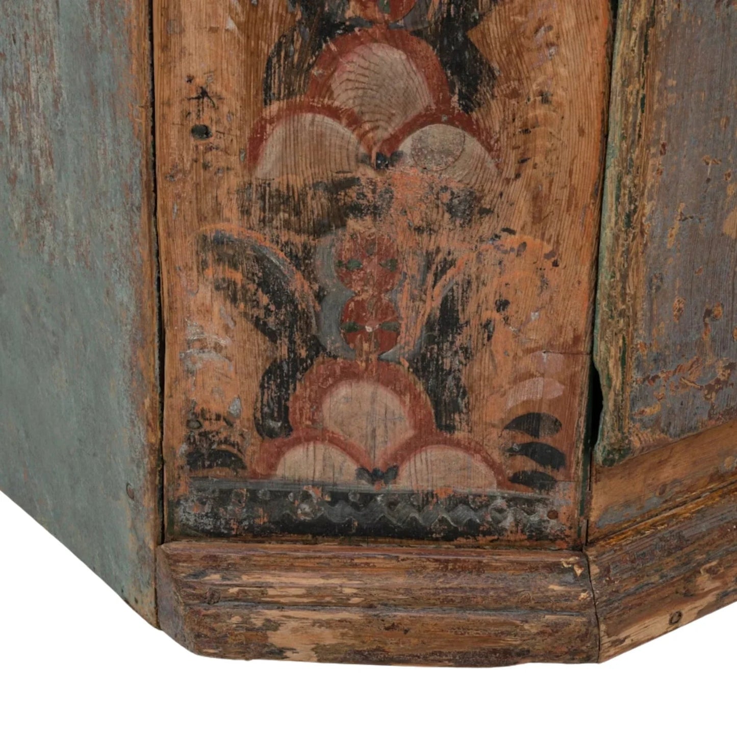 Armoire d'été à motifs floraux suédois, vers 1900