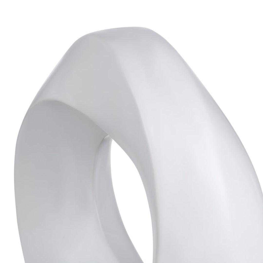 Ensemble de deux sculptures abstraites en céramique blanche