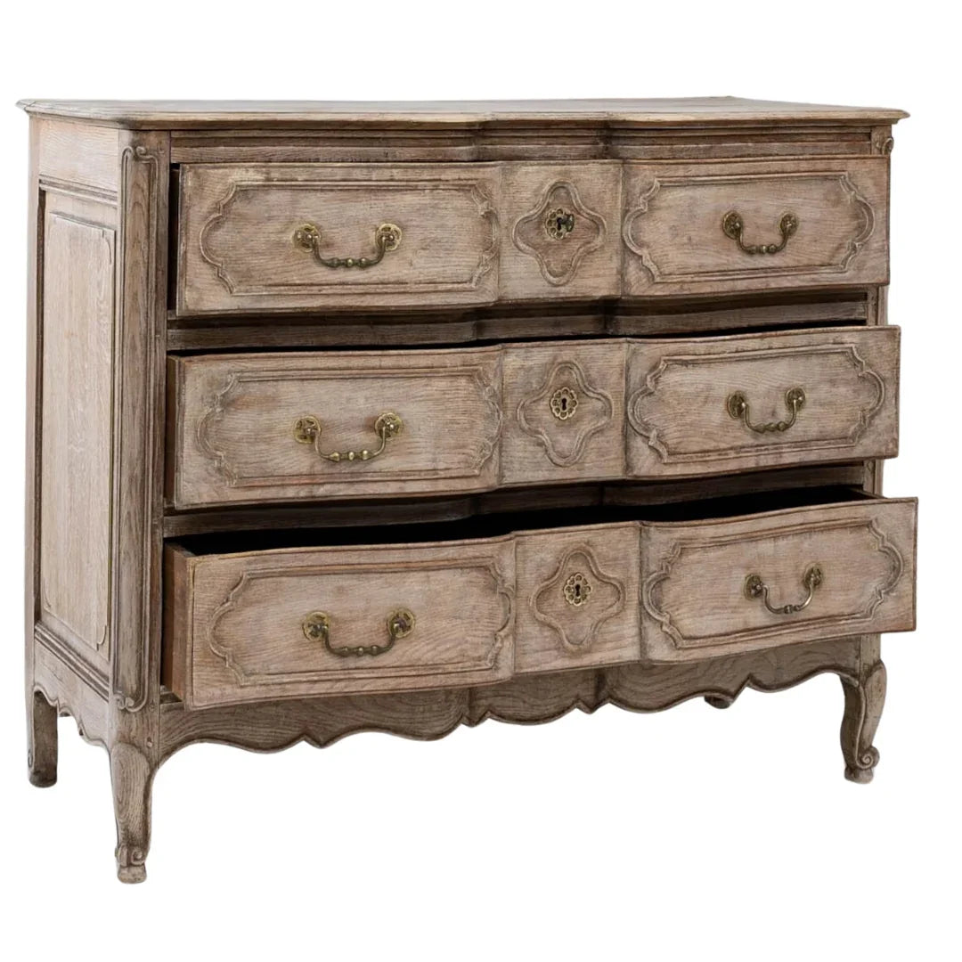 Commode ancienne en chêne belge, vers 1820