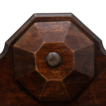 Buffet ancien en bois richement teinté, vers 1910