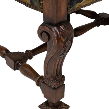 Fauteuil en tapisserie ancienne de style jardin secret, vers 1900