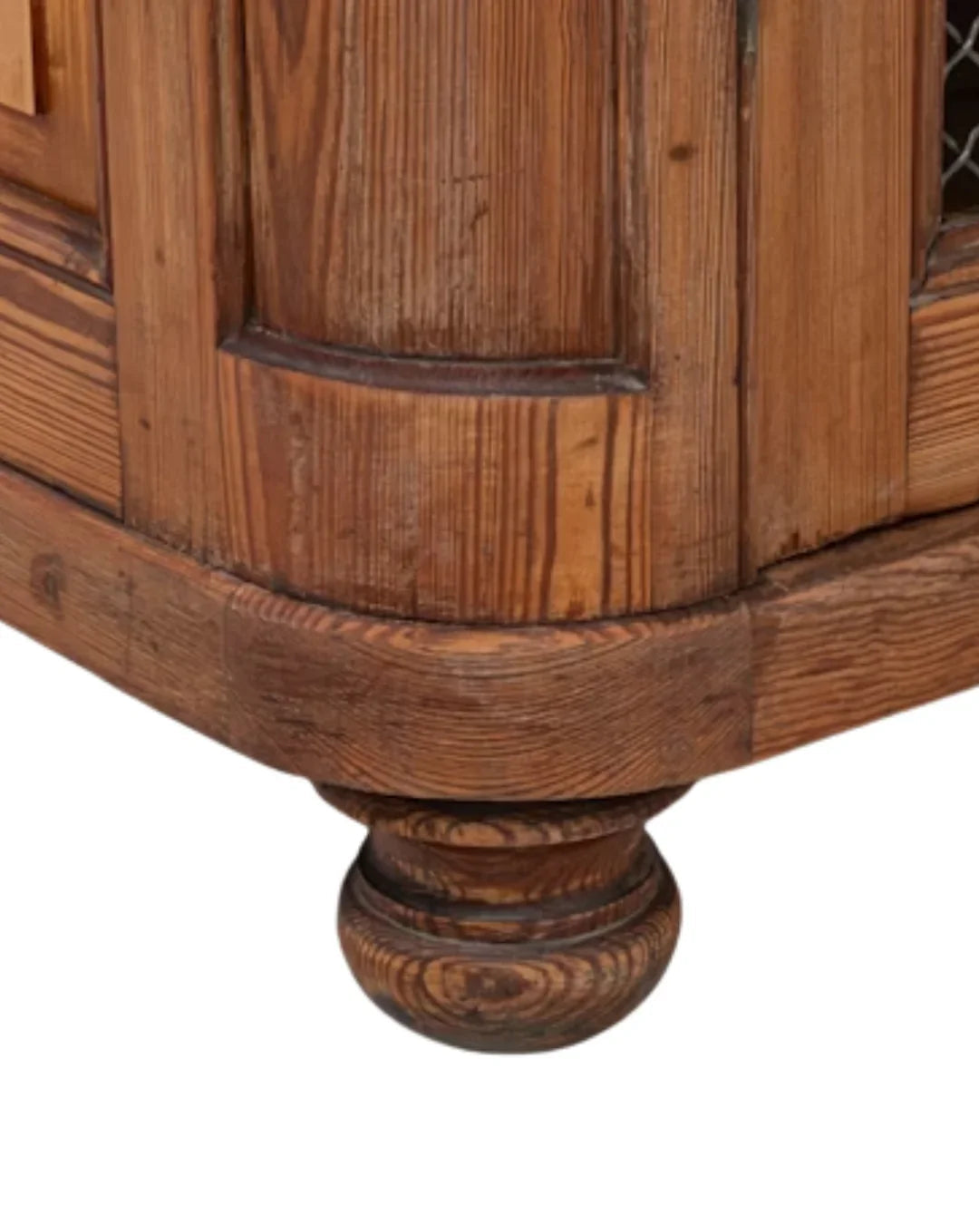 Armoire ancienne française en bois avec treillis métallique, vers 1860