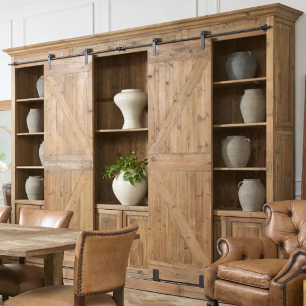 Armoire rustique en bois avec porte coulissante de grange