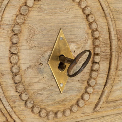 Coffre en bois sculpté orné de perles, vers 1850