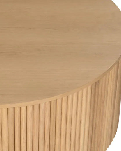 Table basse en bois à piédestal cannelé de style transitionnel