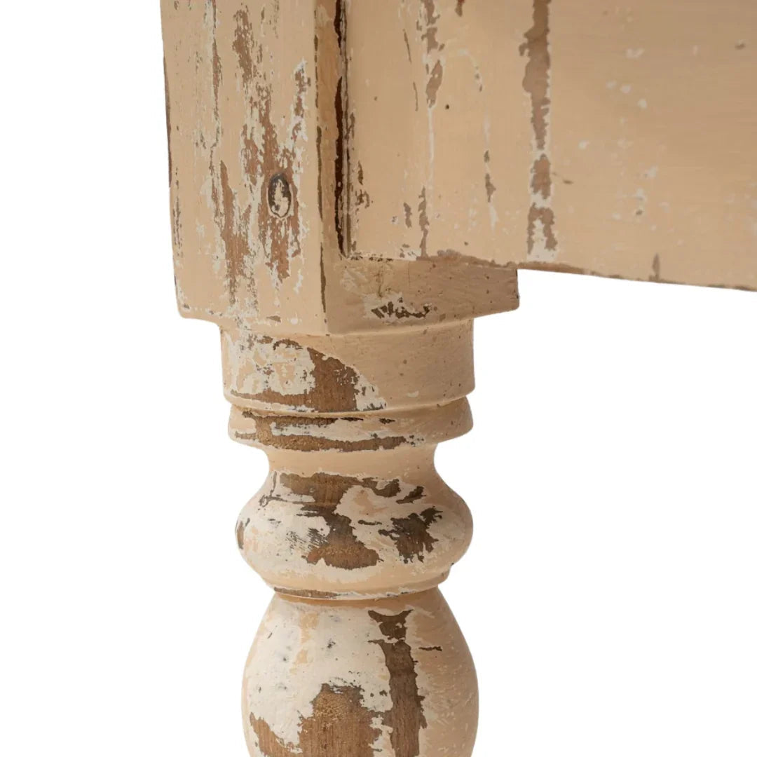 Table de salle à manger de style campagnard français, couleur crème vieillie, vers 1900