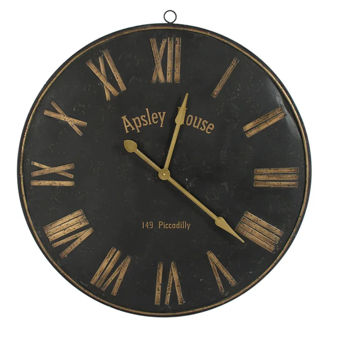 Horloge française en fer noir à chiffres romains