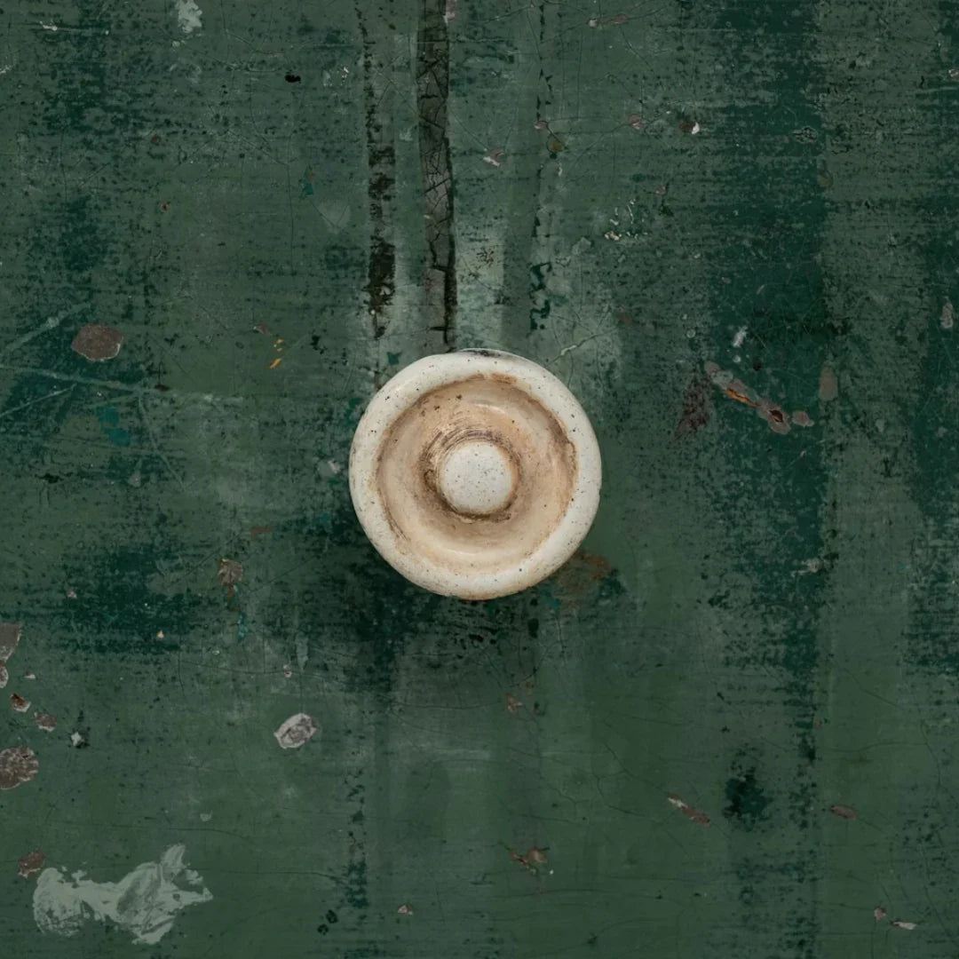 Buffet de style campagnard français avec plateau en marbre vert, vers 1850