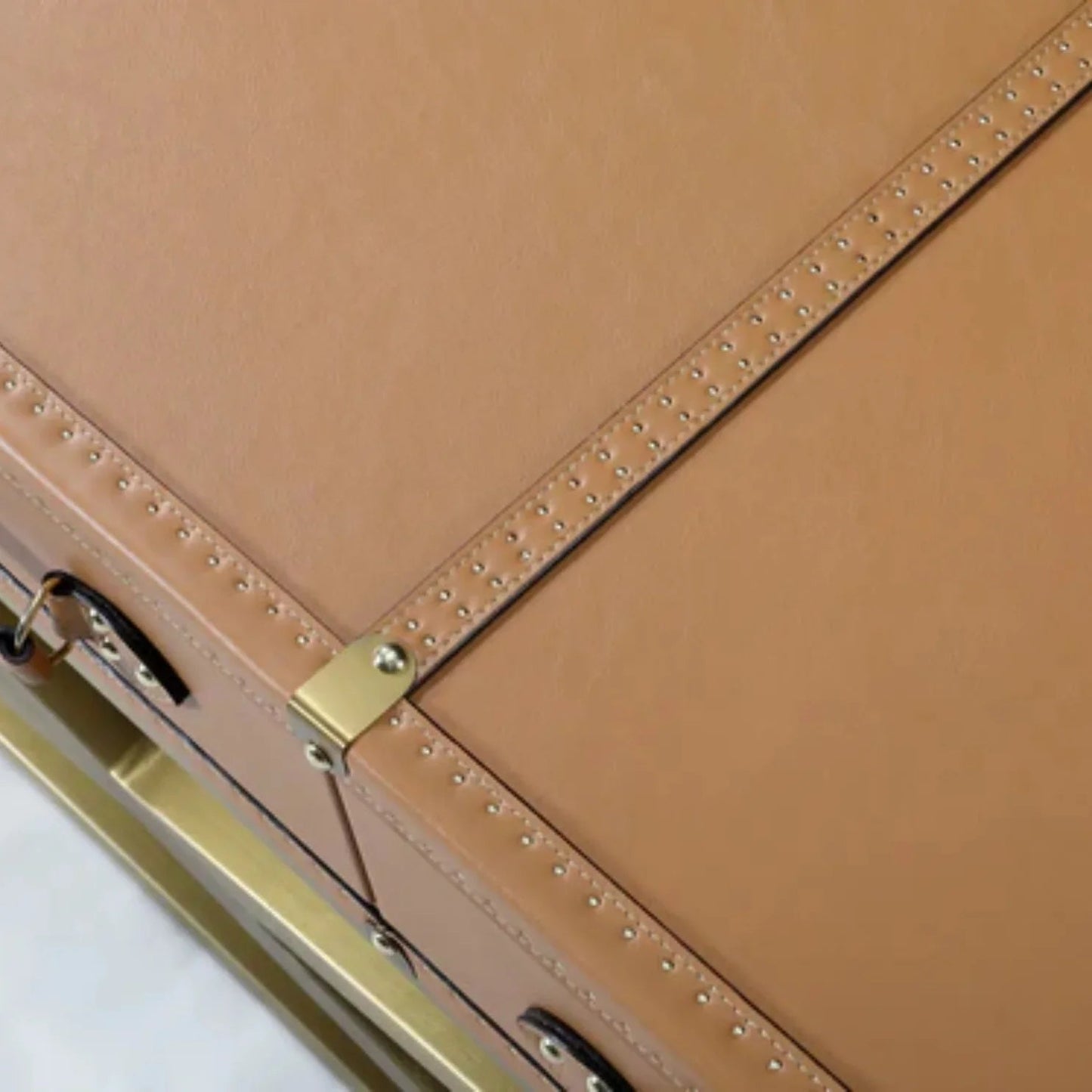 Table basse en cuir Voyager