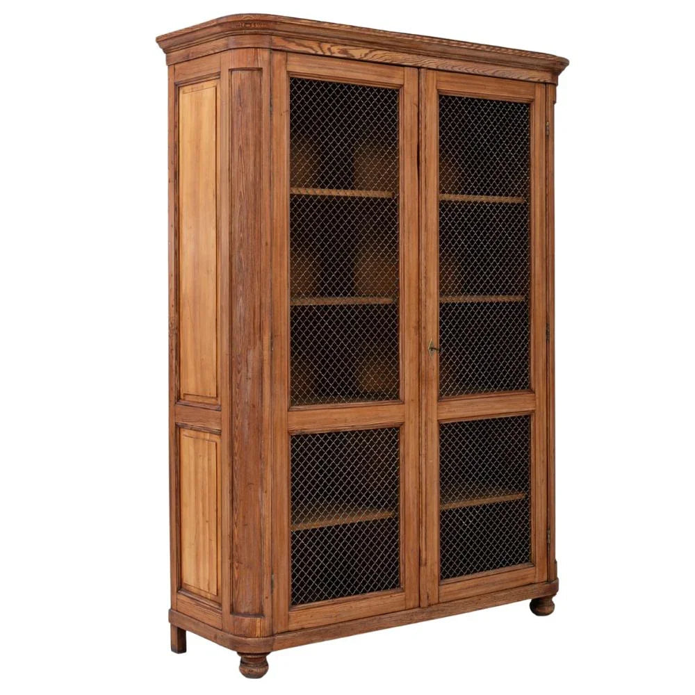 Armoire ancienne française en bois avec treillis métallique, vers 1860