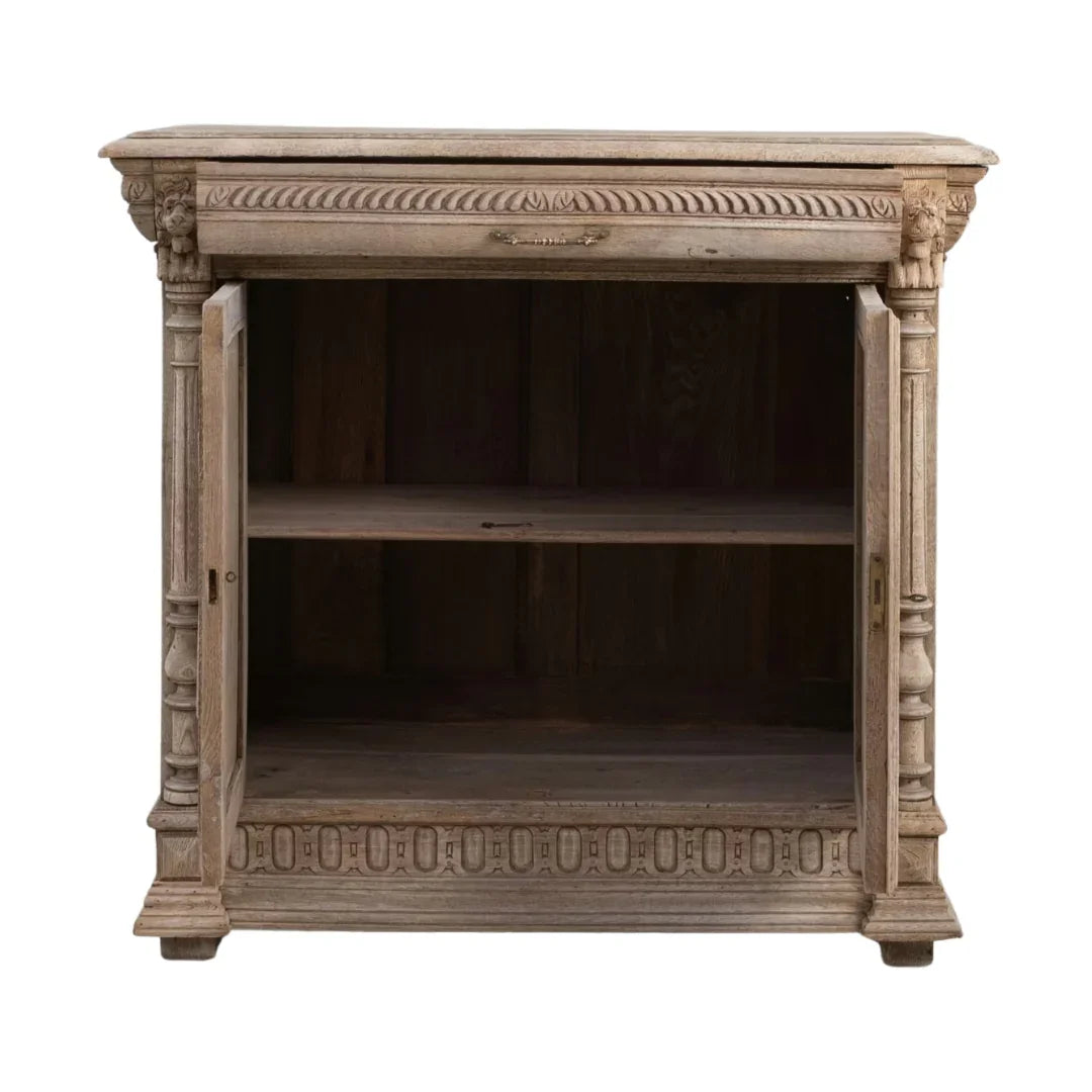 Buffet en bois sculpté orné, vers 1900