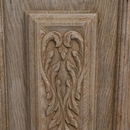 Buffet en bois sculpté orné, vers 1900