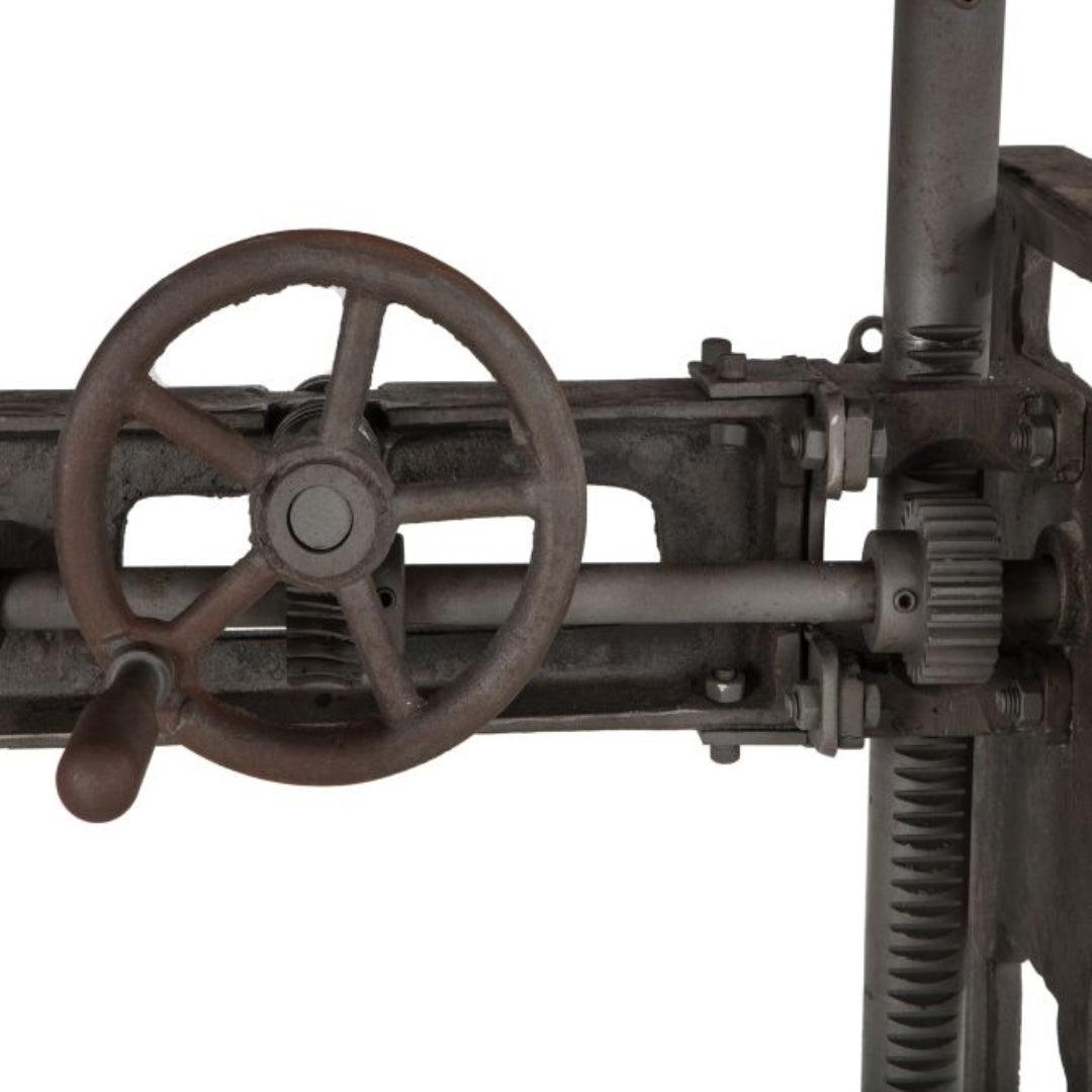 Bureau en bois et en fonte de style industriel