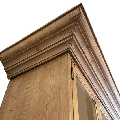 Armoire rustique à grande porte vitrée