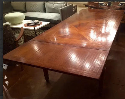 Table de salle à manger française extensible avec plateau en parquet