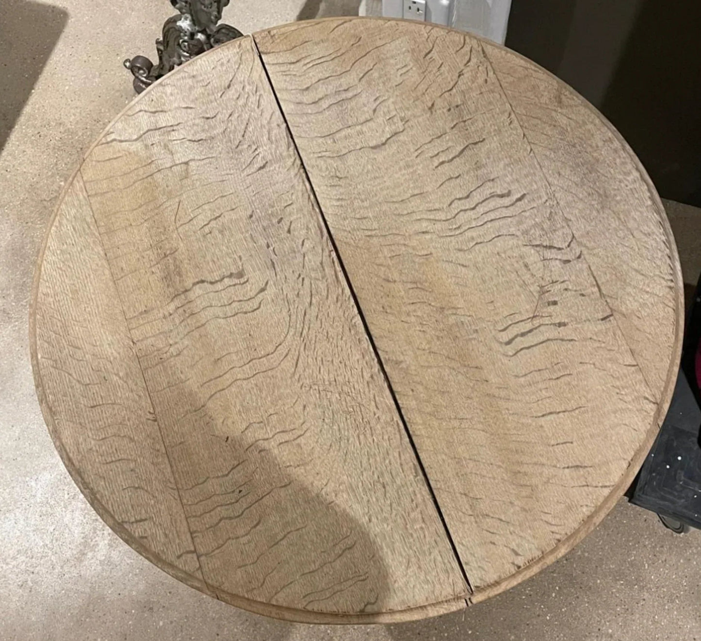 Table d'appoint Laurent à sculptures ornementales, vers 1900