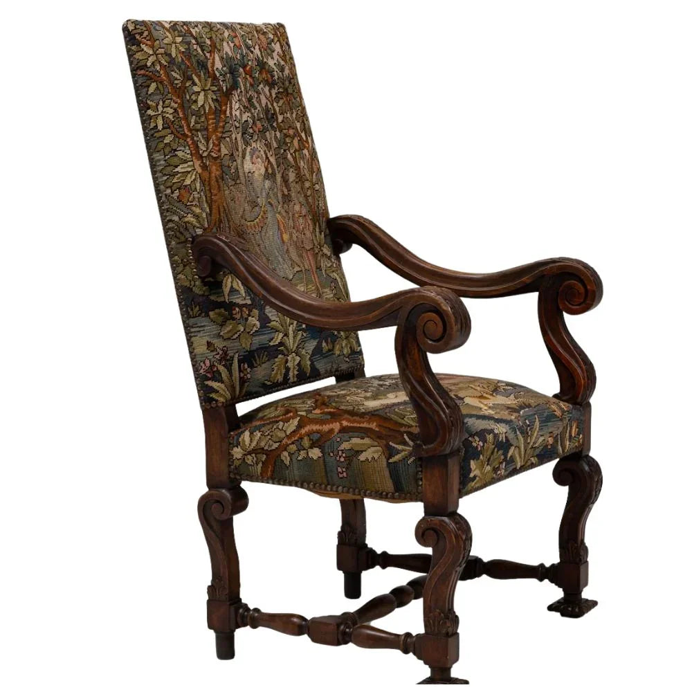 Fauteuil en tapisserie ancienne de style jardin secret, vers 1900