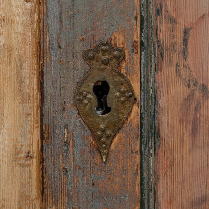 Armoire d'été à motifs floraux suédois, vers 1900