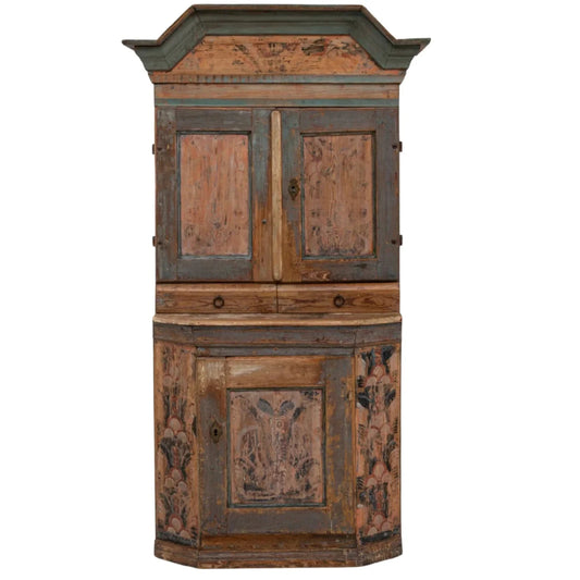 Armoire d'été à motifs floraux suédois, vers 1900