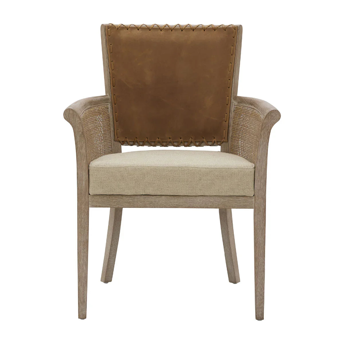 Fauteuil à dossier en cuir cousu et accoudoirs en rotin 