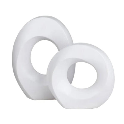 Ensemble de deux sculptures abstraites en céramique blanche