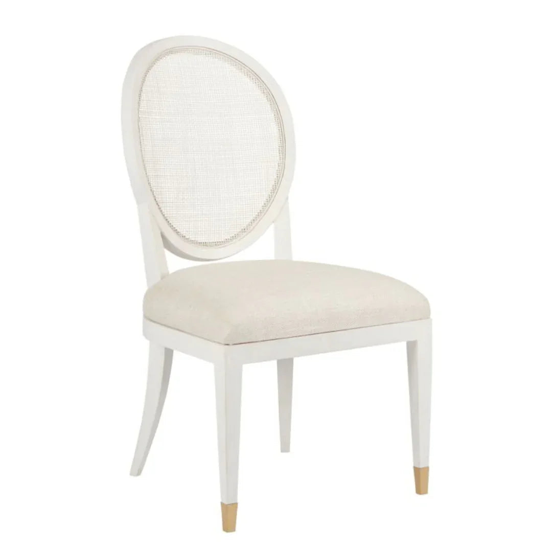 Chaise à dossier en canne blanche à pointe dorée