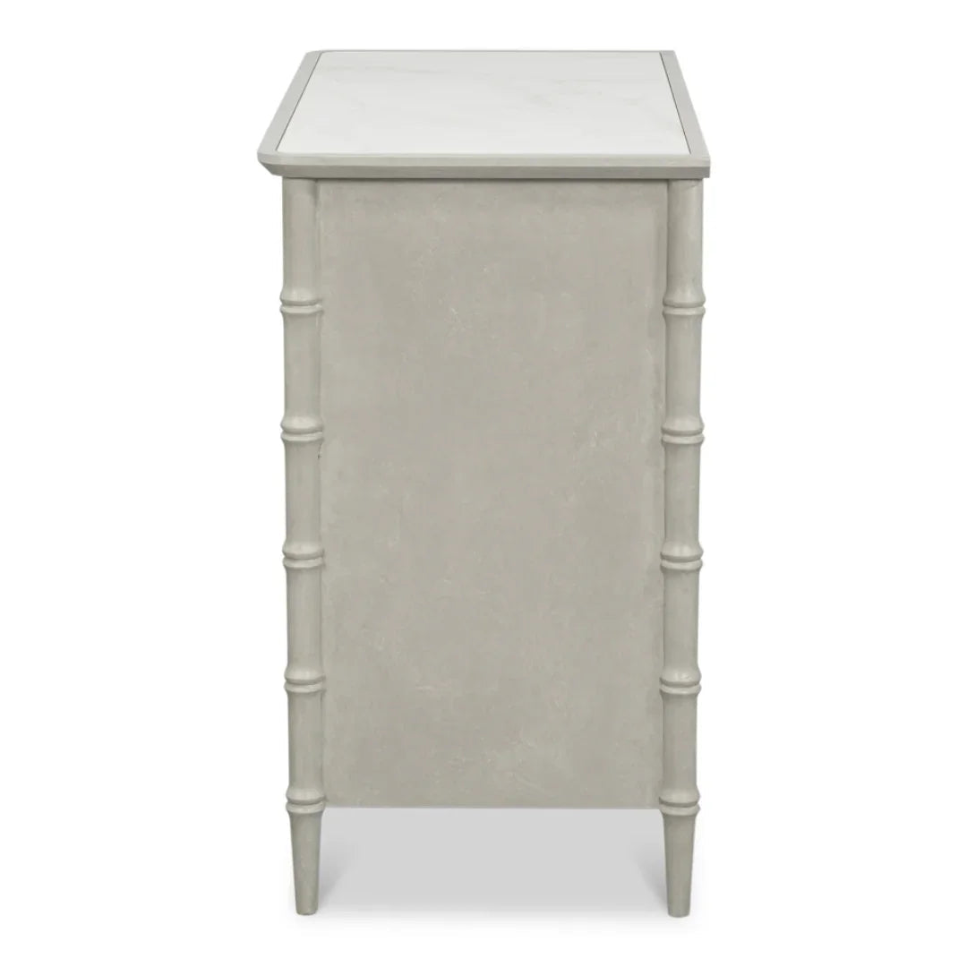 Coffre d'appoint en bambou avec plateau en porcelaine blanche