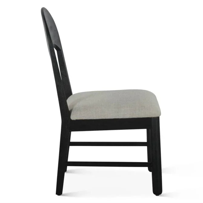 Chaise de salle à manger moderne noire à dossier arrondi