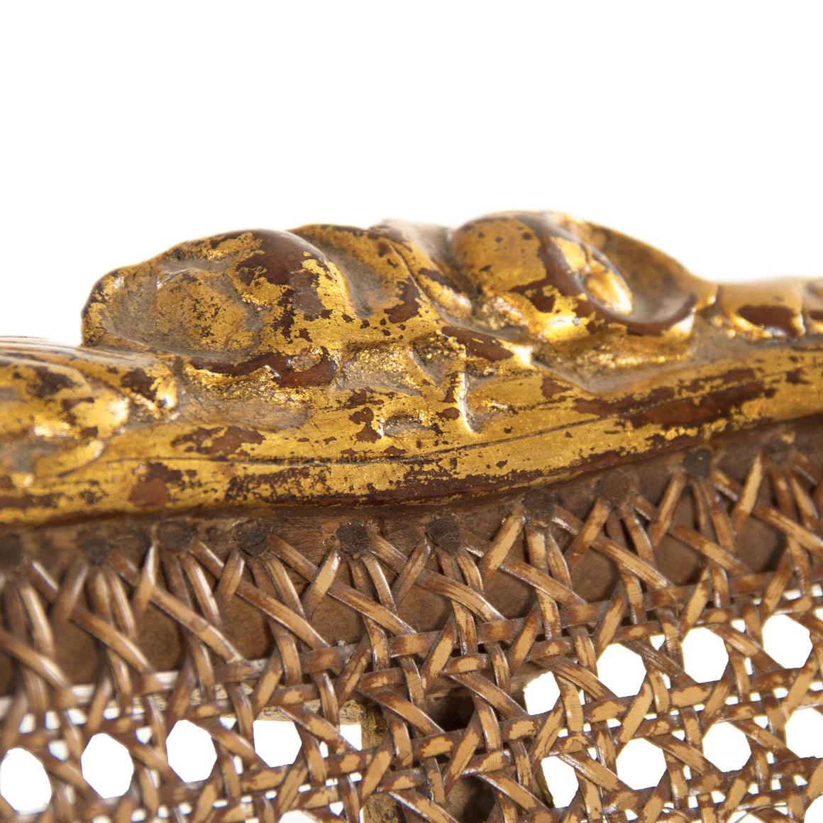 Fauteuil luxueux en rotin doré français avec coussin en velours rouge