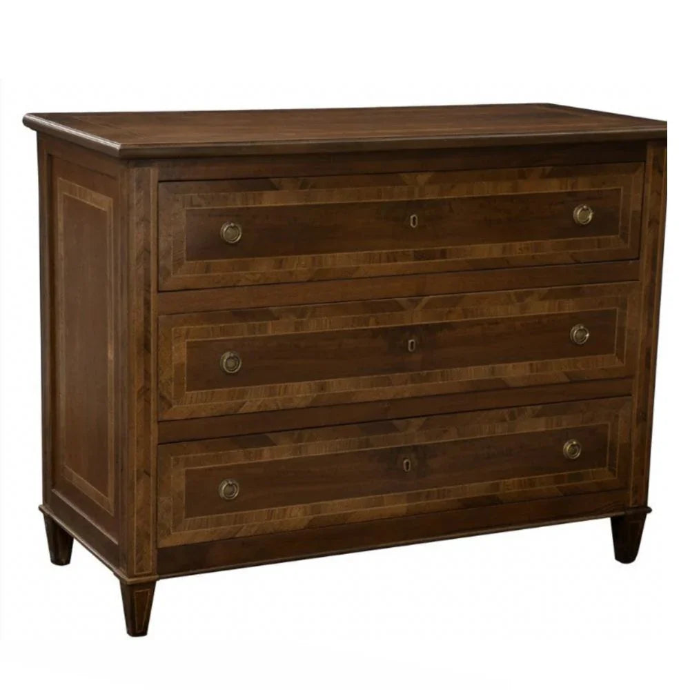 Coffre inspiré des meubles de famille en noyer